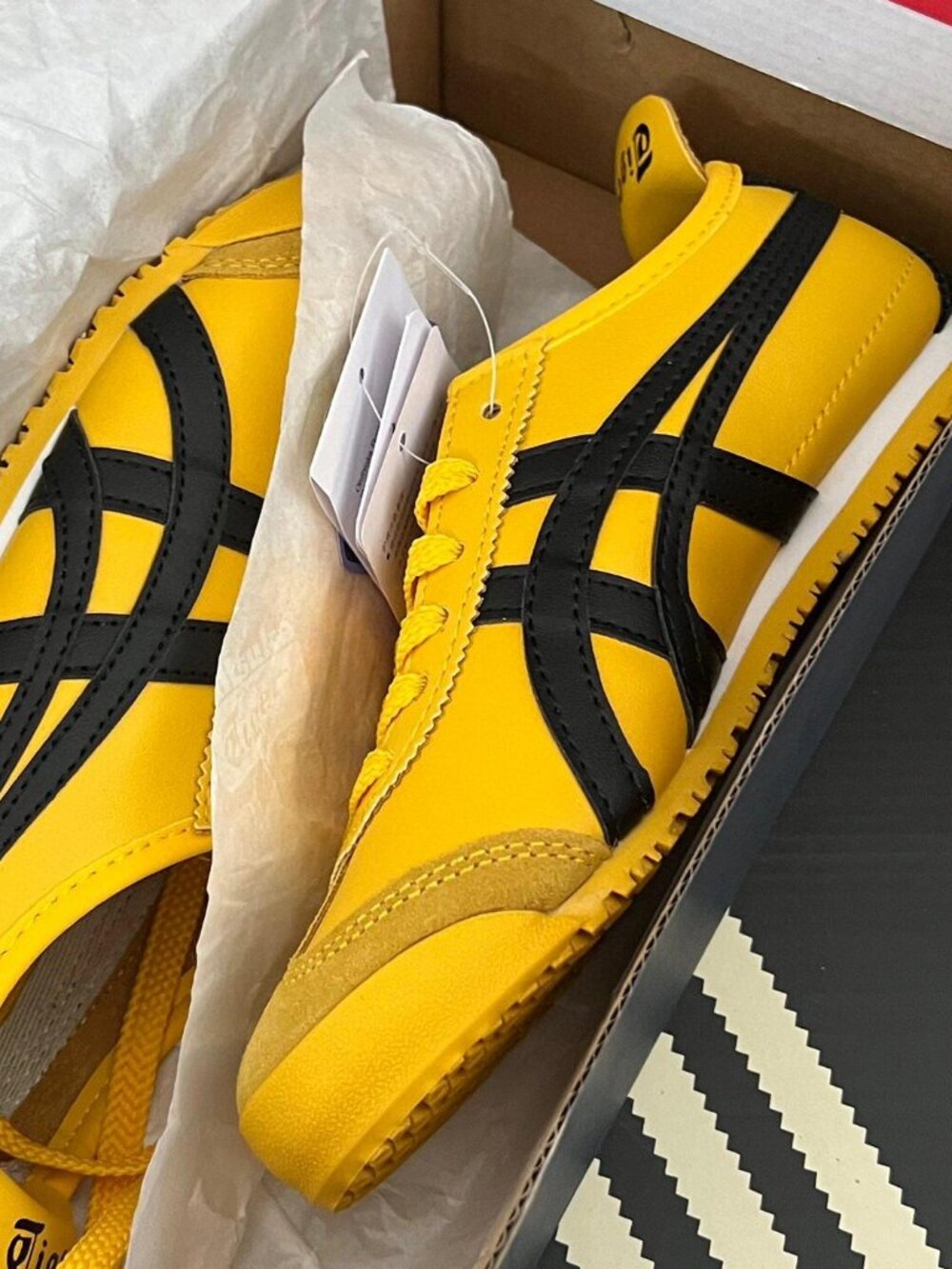 Men’s Onitsuka Tiger Mexico 66 Yellow Black Retro Sneakers